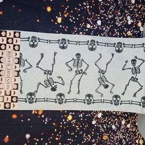 👻 Halloween Skeletons Table Runner